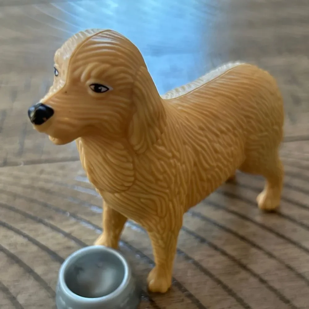 Adorable Golden Retriever with Silver Food 🥘 Bowl 🥣 Playset